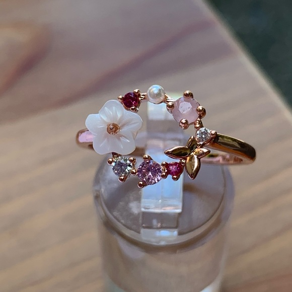 Rose gold Flower & butterfly Ring🥰🌸 - Picture 2 of 7